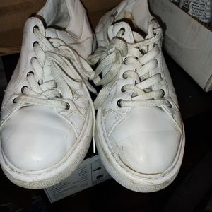 Guess sneakers size 7